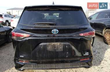 Минивэн Toyota Sienna 2021 в Ужгороде