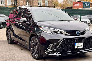 Мінівен Toyota Sienna 2021 в Києві