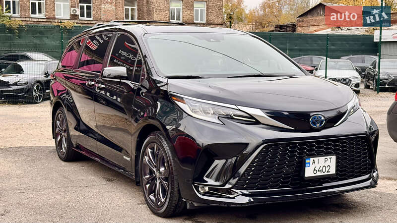 Минивэн Toyota Sienna 2021 в Киеве