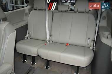 Минивэн Toyota Sienna 2013 в Львове