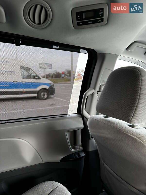 Мінівен Toyota Sienna 2019 в Львові