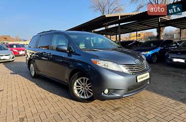 Минивэн Toyota Sienna 2015 в Кривом Роге