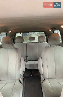 Мінівен Toyota Sienna 2014 в 