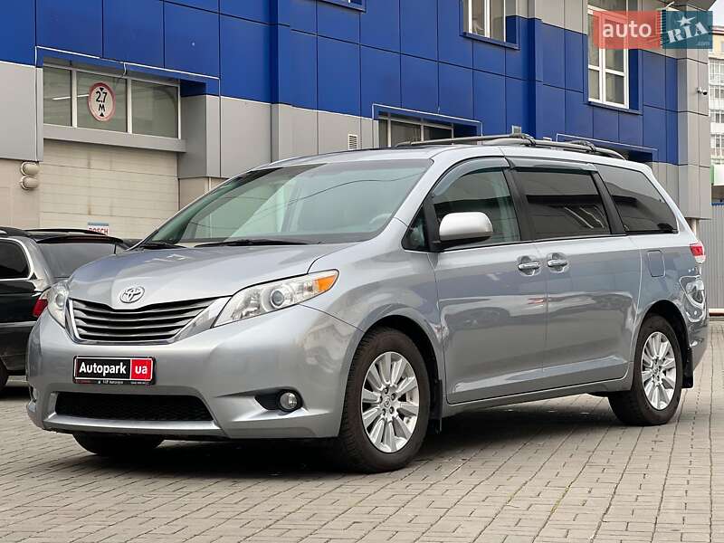 Минивэн Toyota Sienna 2012 в Одессе