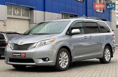 Минивэн Toyota Sienna 2012 в Одессе