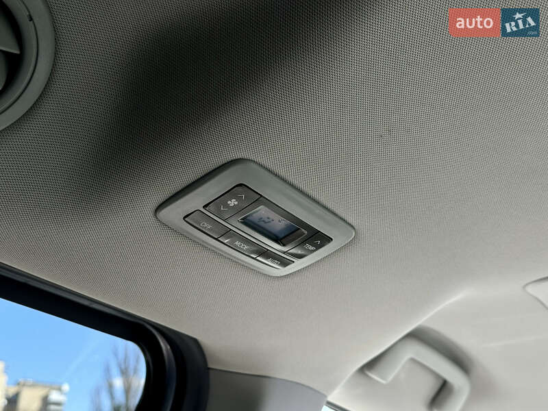 Мінівен Toyota Sienna 2015 в Вінниці