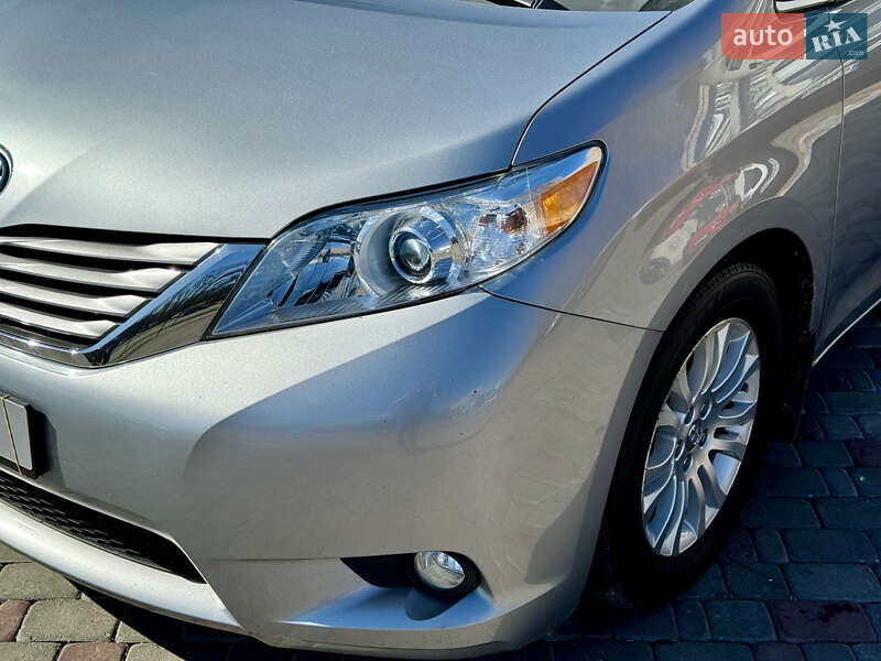 Мінівен Toyota Sienna 2015 в Вінниці