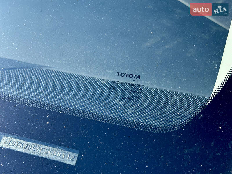Мінівен Toyota Sienna 2015 в Вінниці