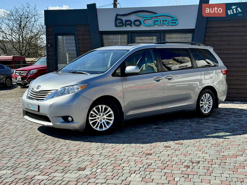 Мінівен Toyota Sienna 2015 в Вінниці