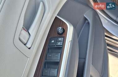 Минивэн Toyota Sienna 2022 в 