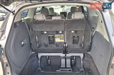 Минивэн Toyota Sienna 2022 в 