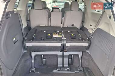Минивэн Toyota Sienna 2022 в 