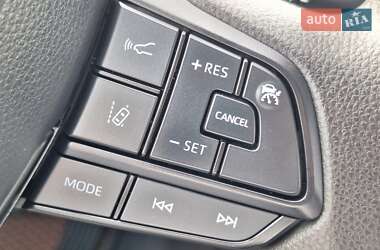 Минивэн Toyota Sienna 2022 в 