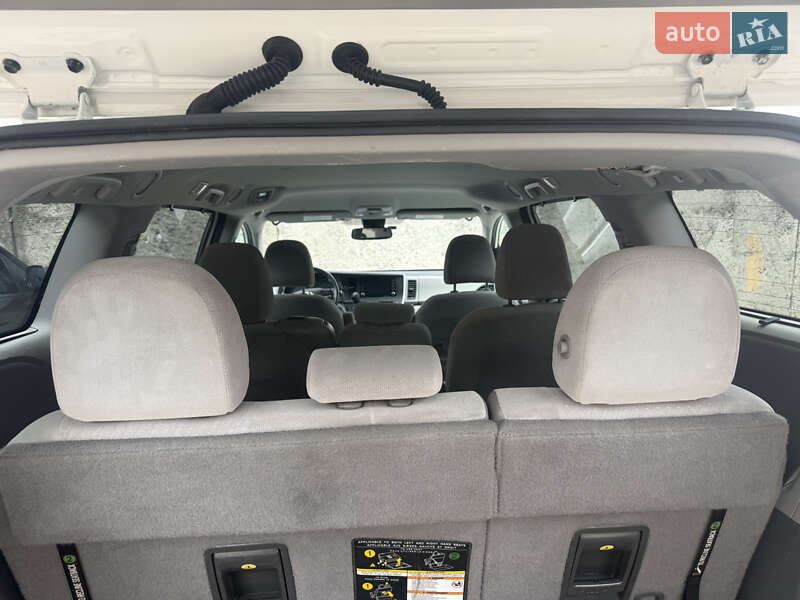 Минивэн Toyota Sienna 2019 в Хмельницком