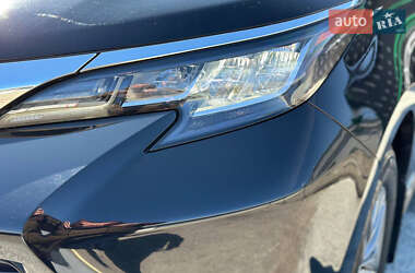 Мінівен Toyota Sienna 2021 в 
