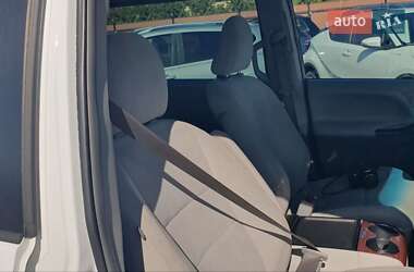 Минивэн Toyota Sienna 2016 в 