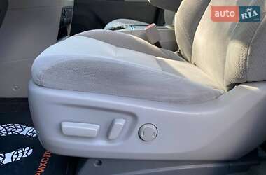 Мінівен Toyota Sienna 2019 в 