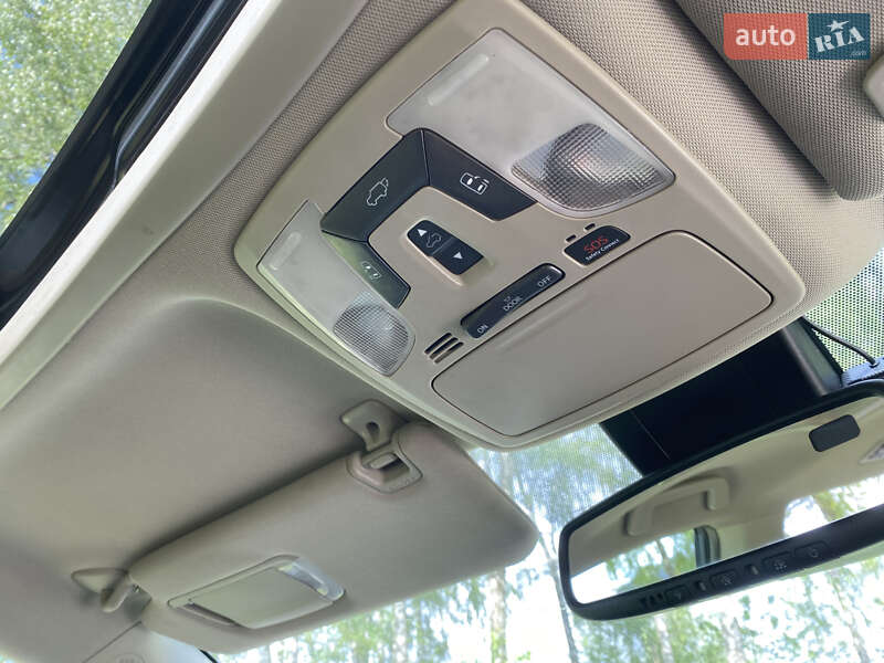 Мінівен Toyota Sienna 2018 в Радивиліві