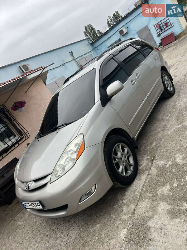 Toyota Sienna 2006