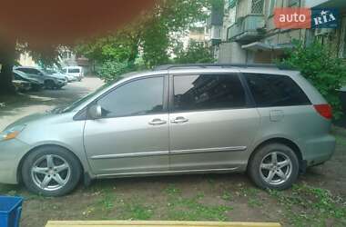 Минивэн Toyota Sienna 2007 в 