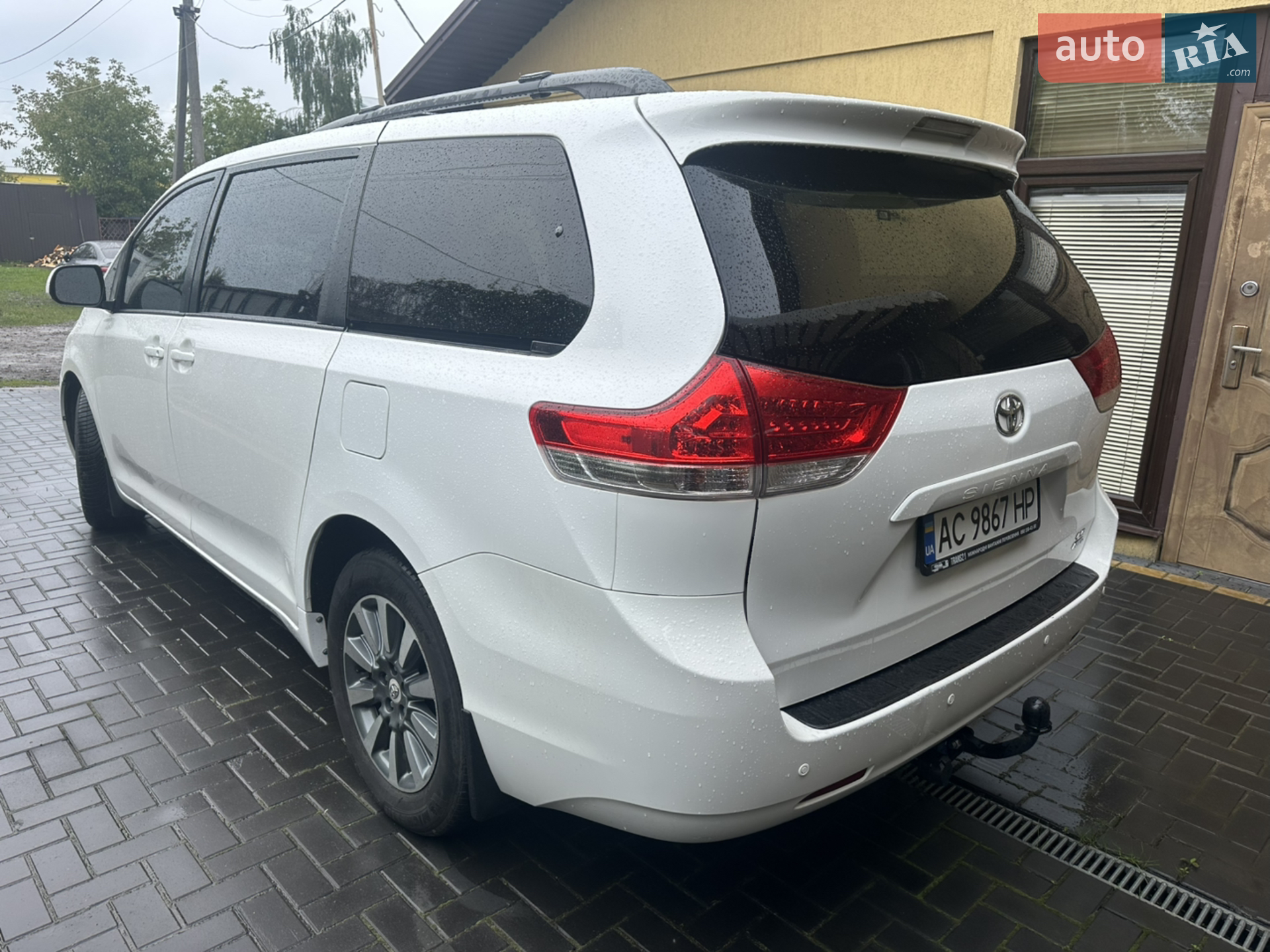 2011 Toyota Sienna - мініатюра 2