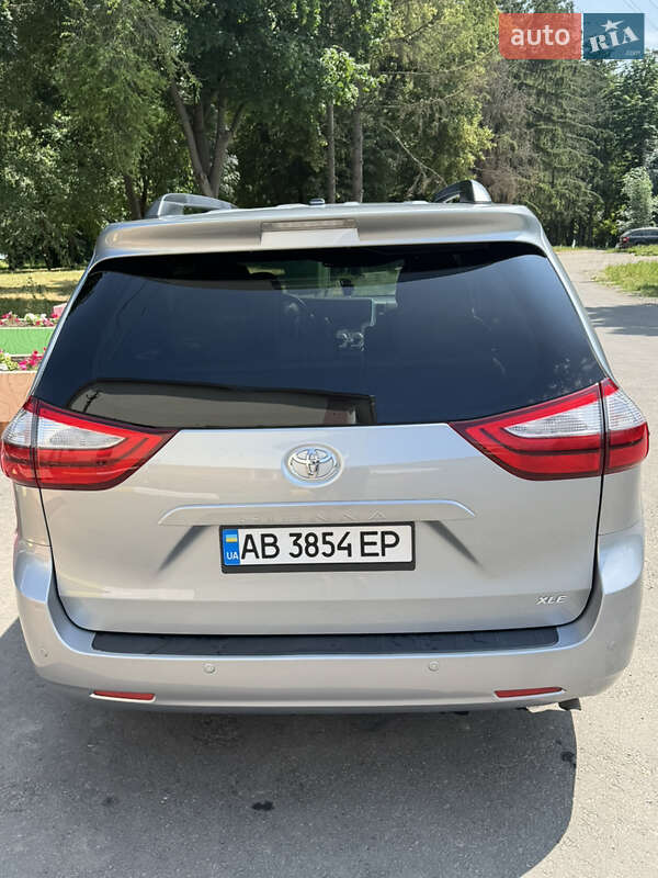 Минивэн Toyota Sienna 2014 в Виннице