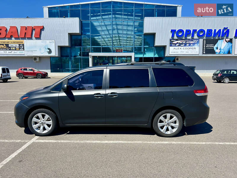 Мінівен Toyota Sienna 2014 в Ковелі