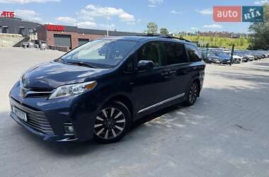 Мінівен Toyota Sienna 2018 в Хмельницькому