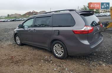 Минивэн Toyota Sienna 2015 в 