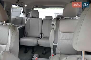Минивэн Toyota Sienna 2015 в 