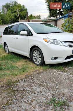 Мінівен Toyota Sienna 2013 в Дніпрі
