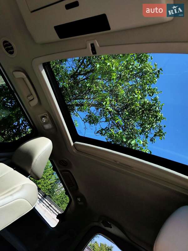 Мінівен Toyota Sienna 2013 в Дніпрі