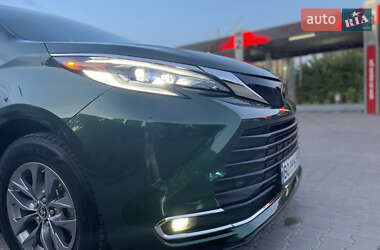 Минивэн Toyota Sienna 2021 в Тернополе