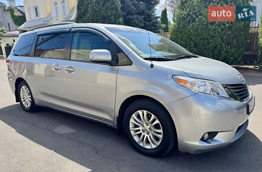 Мінівен Toyota Sienna 2013 в Одесі