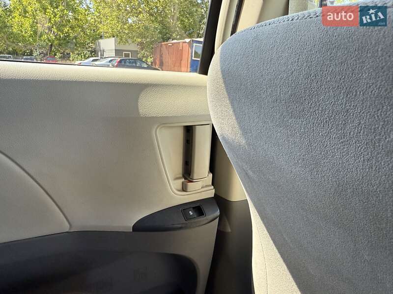Минивэн Toyota Sienna 2019 в Черноморске