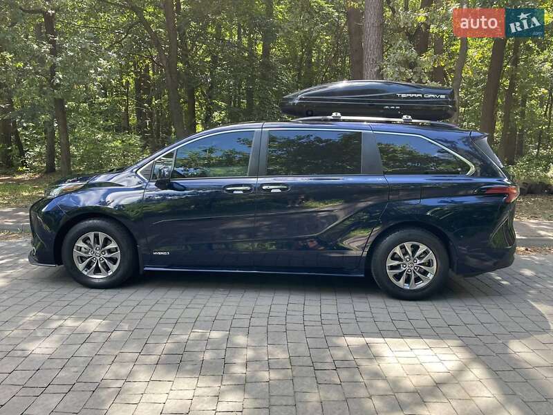 Минивэн Toyota Sienna 2021 в Львове