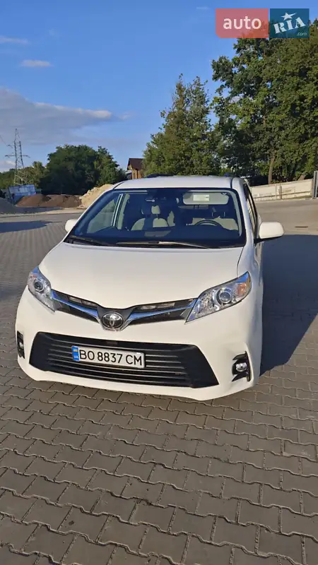Toyota Sienna