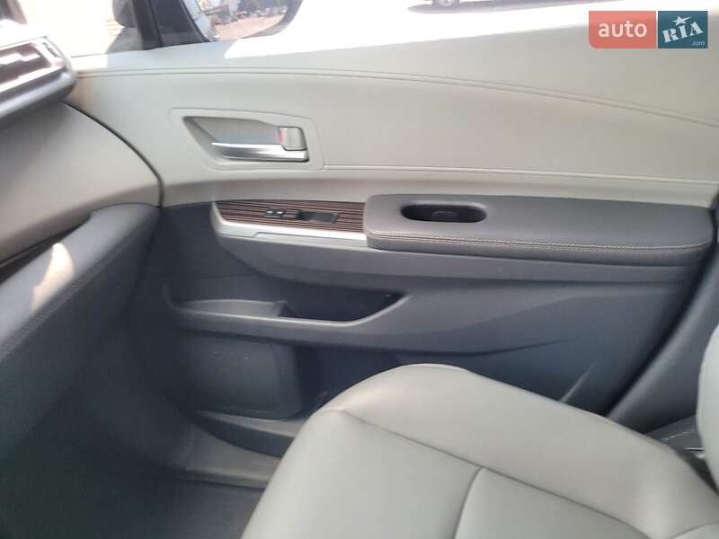 Мінівен Toyota Sienna 2022 в Києві