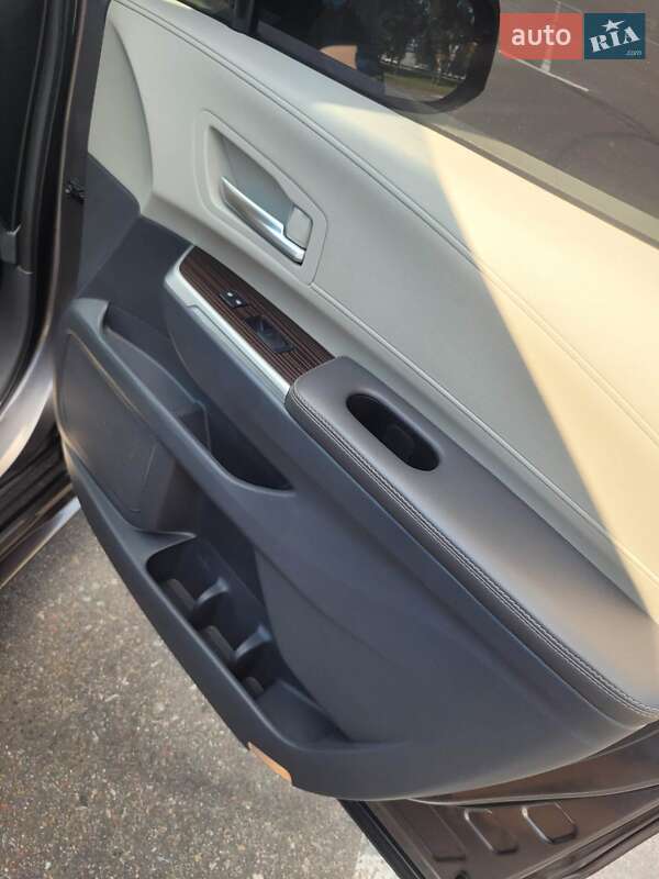 Мінівен Toyota Sienna 2022 в Києві