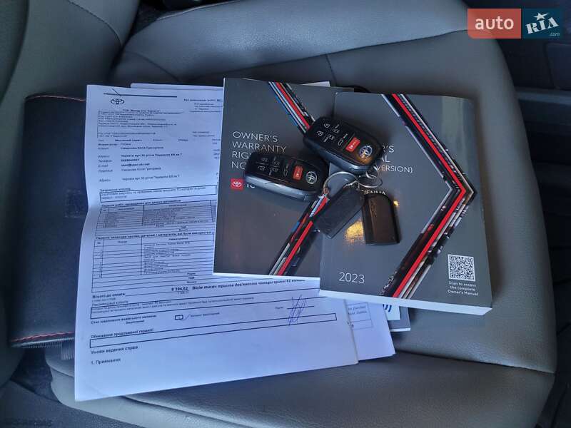 Мінівен Toyota Sienna 2022 в Києві