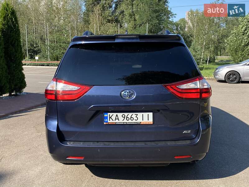 Минивэн Toyota Sienna 2018 в Киеве фото 6 Минивэн Toyota Sienna 2018 в Киеве
