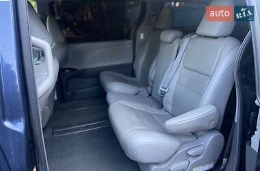 Мінівен Toyota Sienna 2018 в Києві