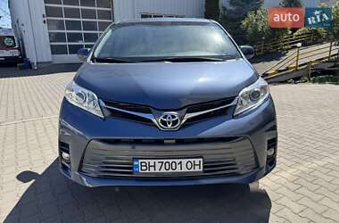 Мінівен Toyota Sienna 2017 в Одесі