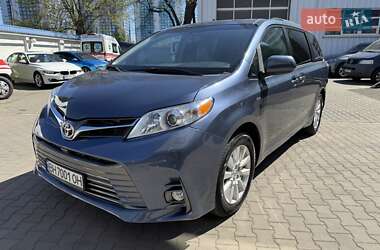 Минивэн Toyota Sienna 2017 в Одессе