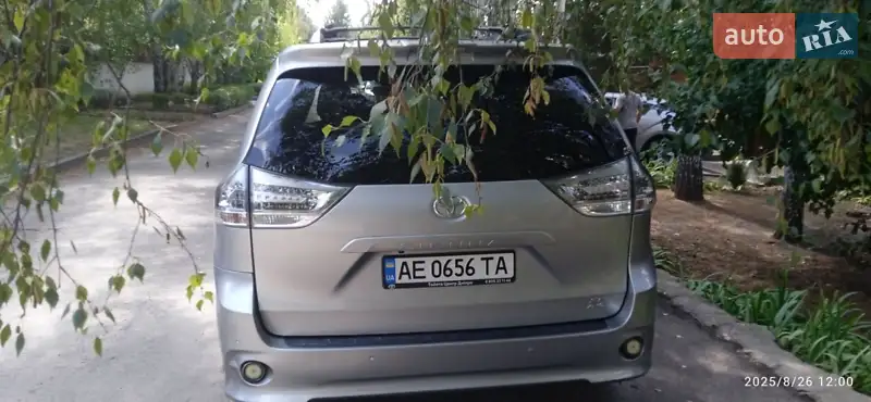 Toyota Sienna 2018 VIN 5TDEZ3DC6KS213360 фото оголошення 8 з 59