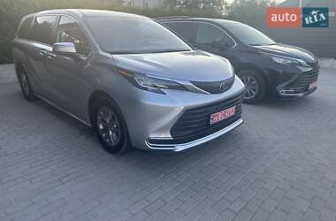 Мінівен Toyota Sienna 2023 в Білій Церкві