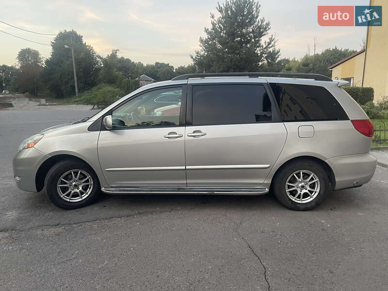 Мінівен Toyota Sienna 2006 в Львові