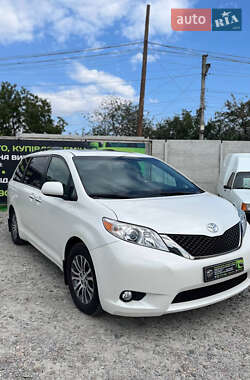 Минивэн Toyota Sienna 2016 в Белой Церкви