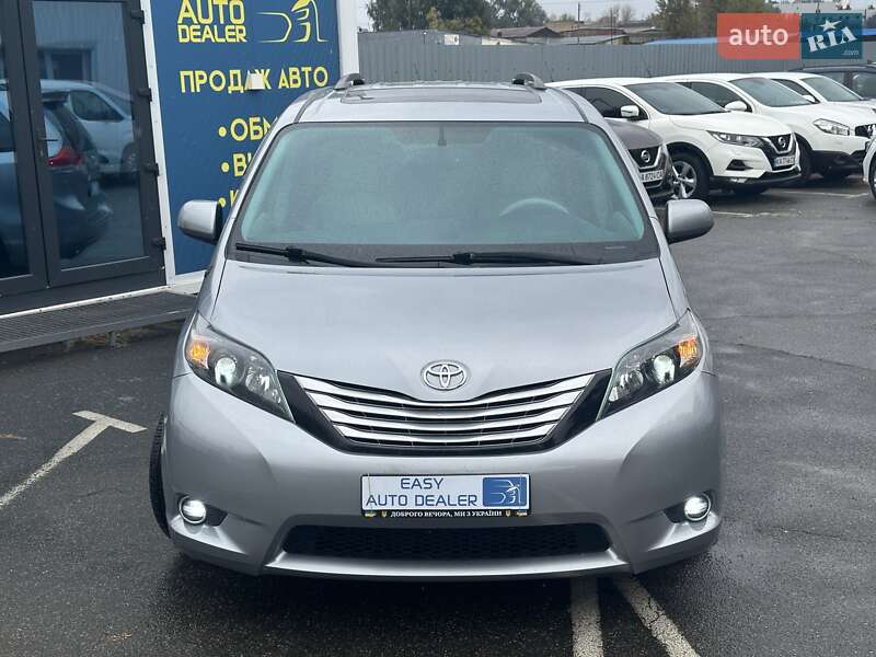 Минивэн Toyota Sienna 2012 в Киеве