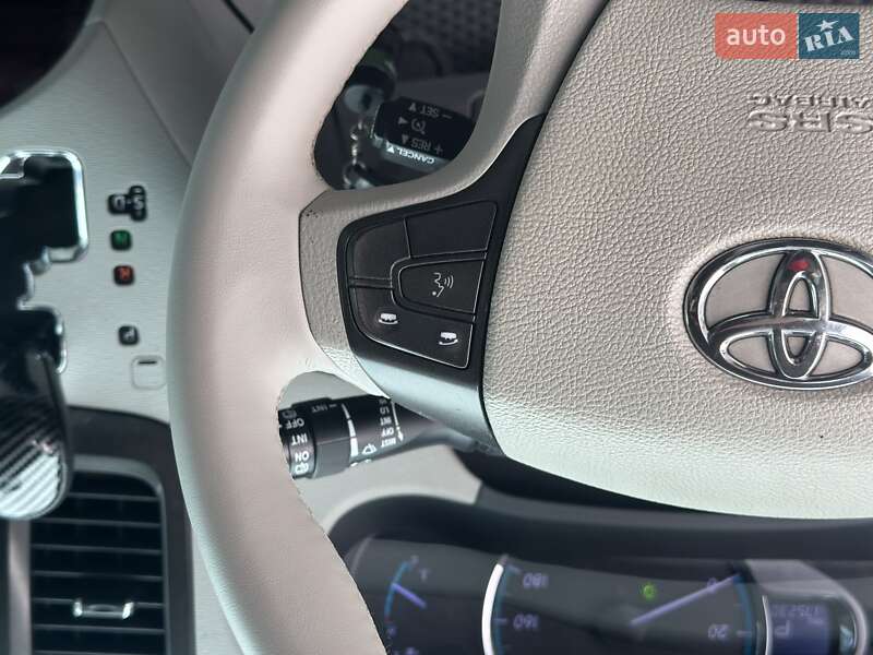 Минивэн Toyota Sienna 2012 в Киеве